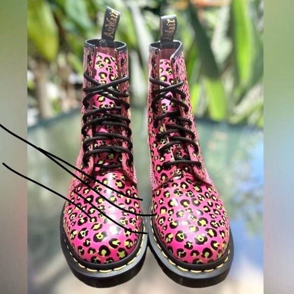 DR MARTENS 1460 Skull Leopard Smooth Leather Lace-Up Boot Clash Pink Size 7 - Picture 3 of 7